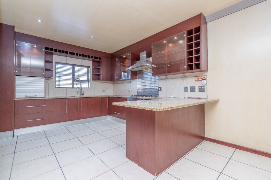 4 Bedroom Property for Sale in Sonkring Western Cape